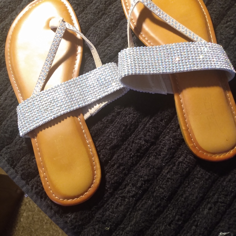 Sandals - Picture 3 of 8